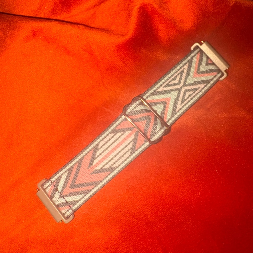 Geometric Pattern apple Watch Band - Picture 3 of 5